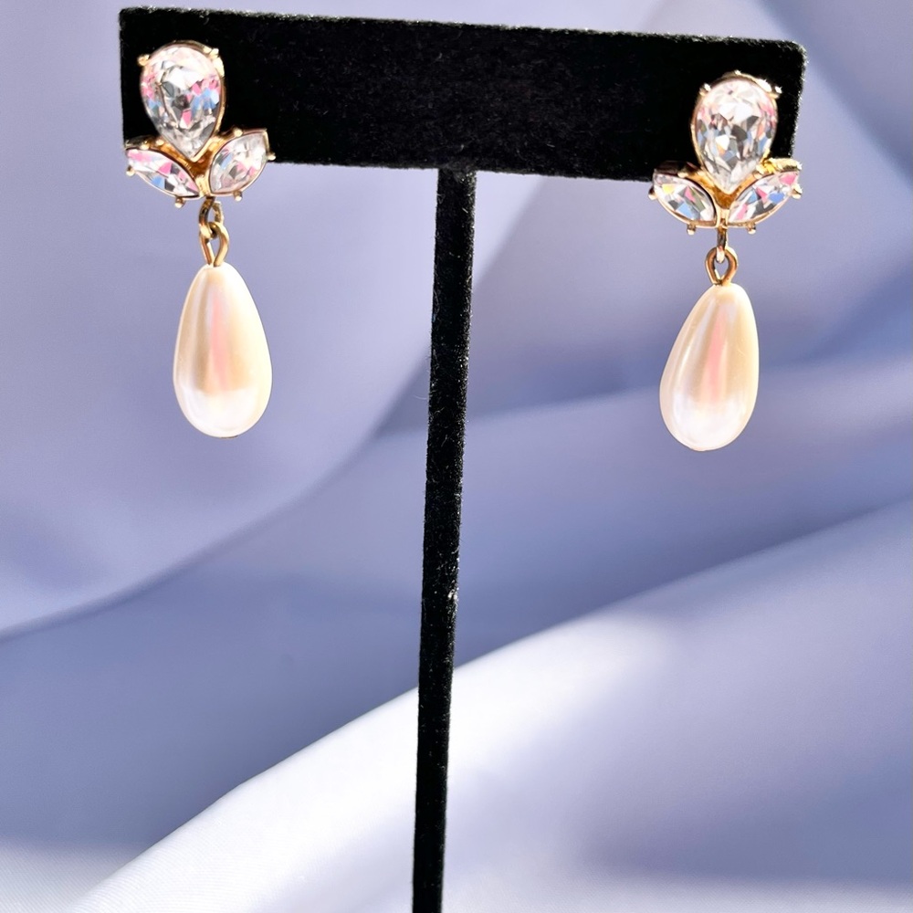 VTG Faux Pearl Dangle Pierced Earrings Gold Tone Preowned